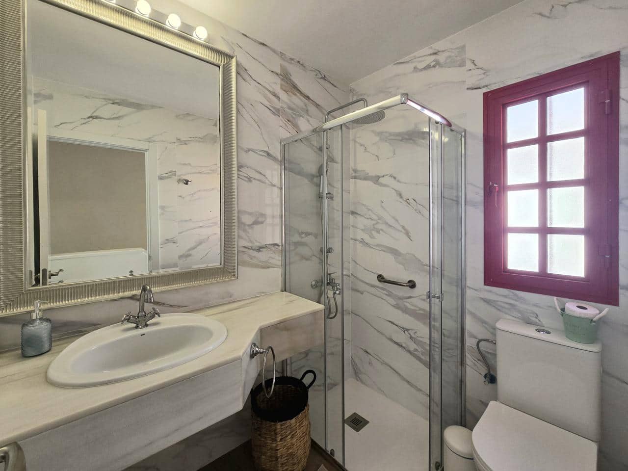 2 makuuhuone Asunto vuokrattavana paikassa Sonneland mukana uima-altaan - 1 500 € (Ref: 9756670)