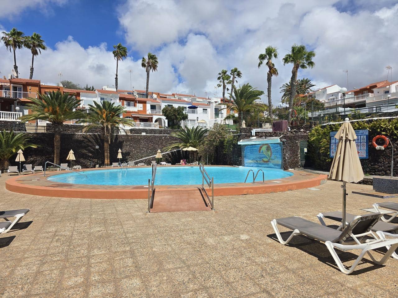 2 makuuhuone Asunto vuokrattavana paikassa Sonneland mukana uima-altaan - 1 500 € (Ref: 9756670)