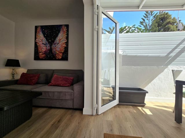 2 makuuhuone Asunto vuokrattavana paikassa Sonneland, San Bartolomé de Tirajana mukana uima-altaan - 1 500 € (Ref: 9756670)