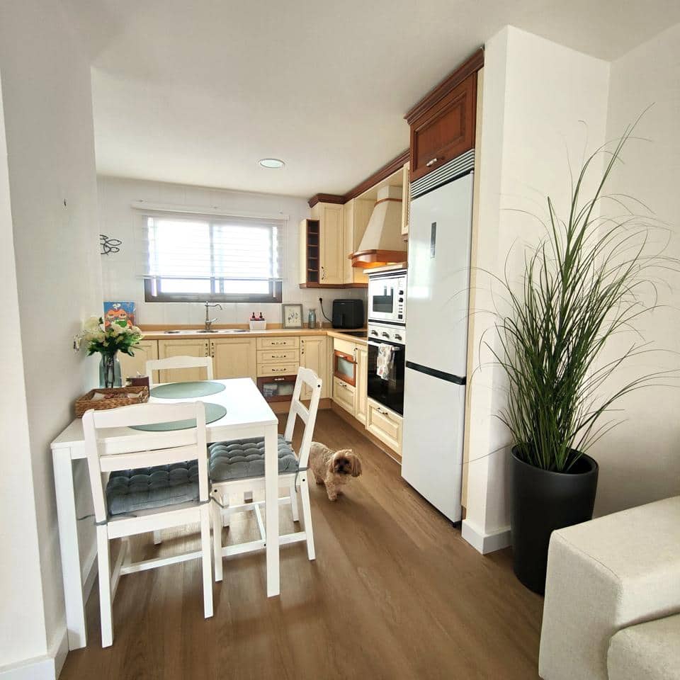 2 soverom Leilighet til leie i Arinaga med garasje - € 1 700 (Ref: 9769941)