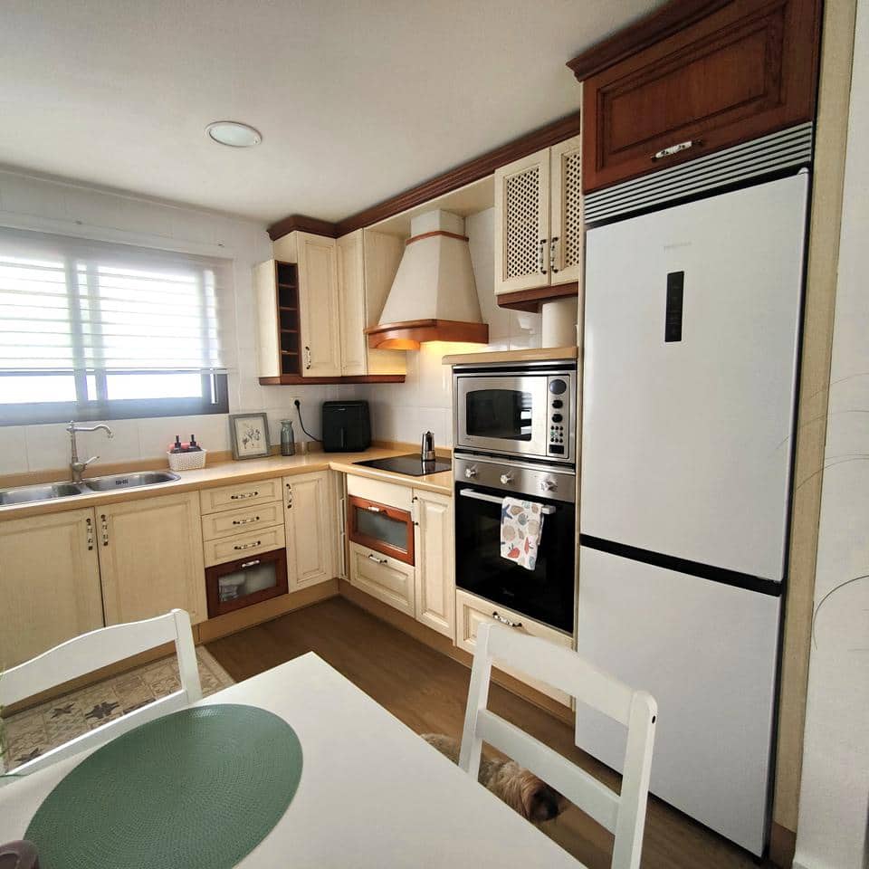 2 soverom Leilighet til leie i Arinaga med garasje - € 1 700 (Ref: 9769941)