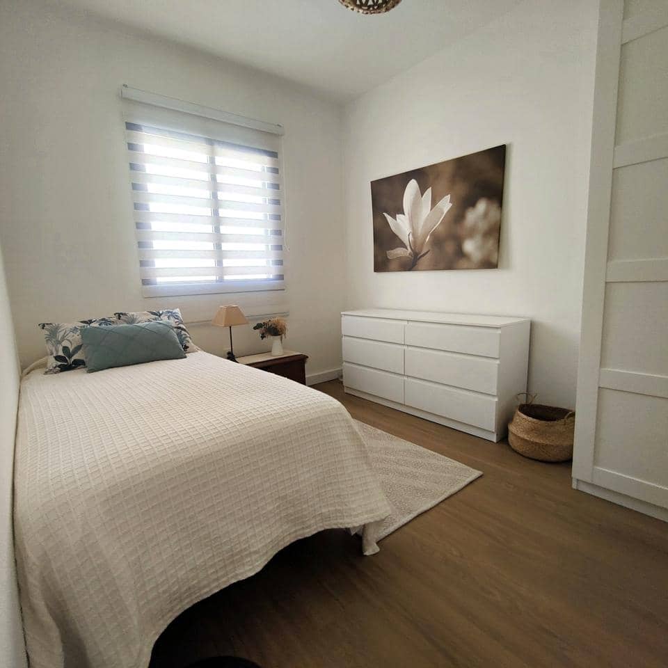 2 soverom Leilighet til leie i Arinaga med garasje - € 1 700 (Ref: 9769941)