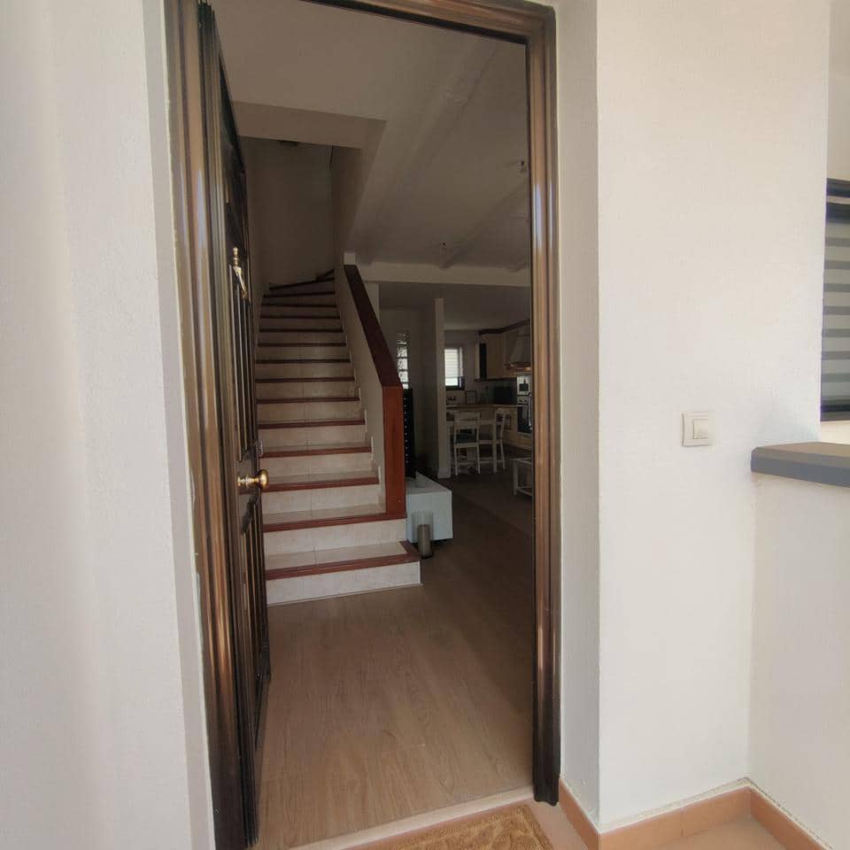 2 soverom Leilighet til leie i Arinaga med garasje - € 1 700 (Ref: 9769941)