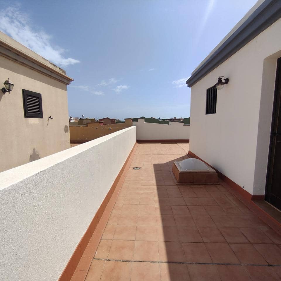 2 soverom Leilighet til leie i Arinaga med garasje - € 1 700 (Ref: 9769941)