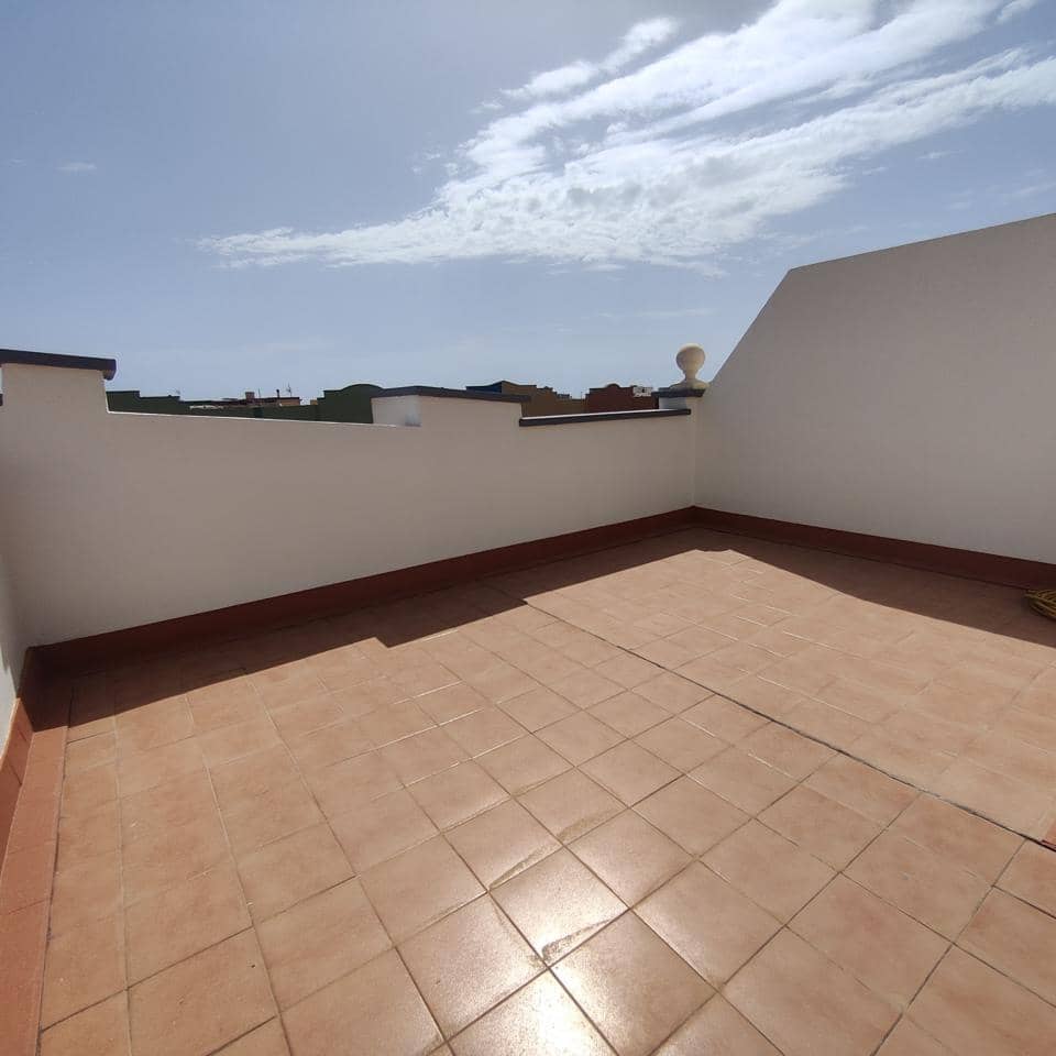 2 soverom Leilighet til leie i Arinaga med garasje - € 1 700 (Ref: 9769941)