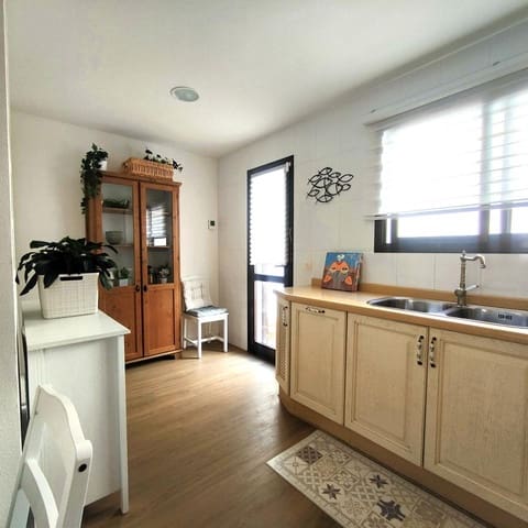 2 soverom Leilighet til leie i Arinaga, Agüimes med garasje - € 1 700 (Ref: 9769941)