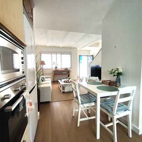 2 soverom Leilighet til leie i Arinaga, Agüimes med garasje - € 1 700 (Ref: 9769941)