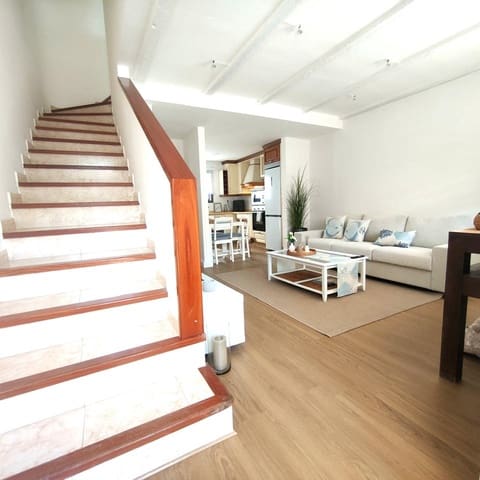 2 soverom Leilighet til leie i Arinaga, Agüimes med garasje - € 1 700 (Ref: 9769941)