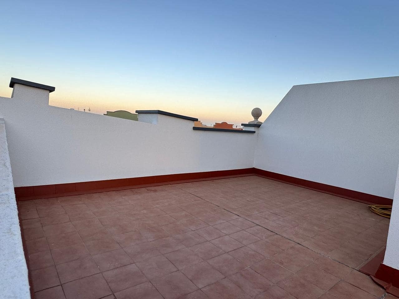 2 bedroom Flat for rent in Arinaga with garage - € 1,700 (Ref: 9769941)