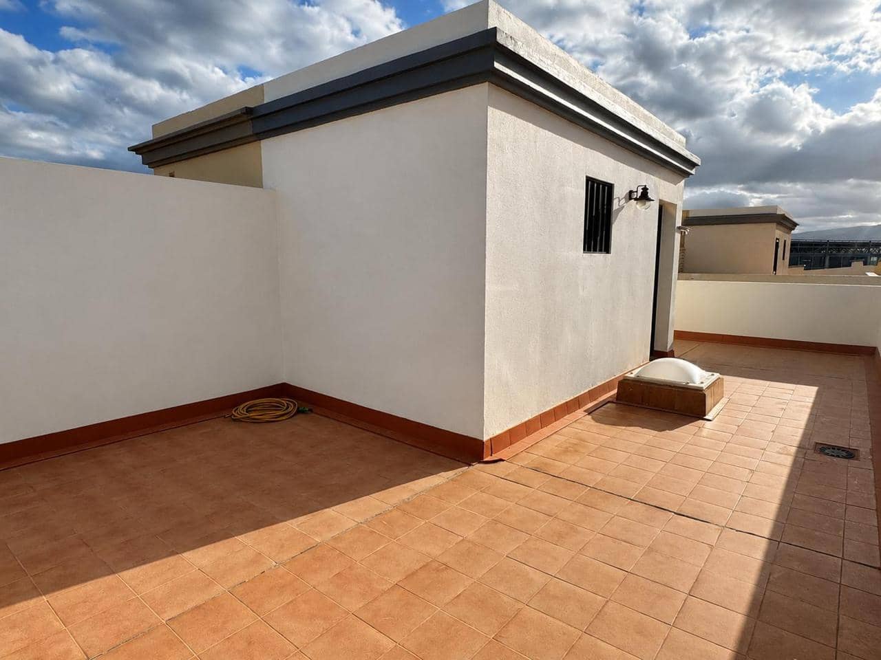2 bedroom Flat for rent in Arinaga with garage - € 1,700 (Ref: 9769941)