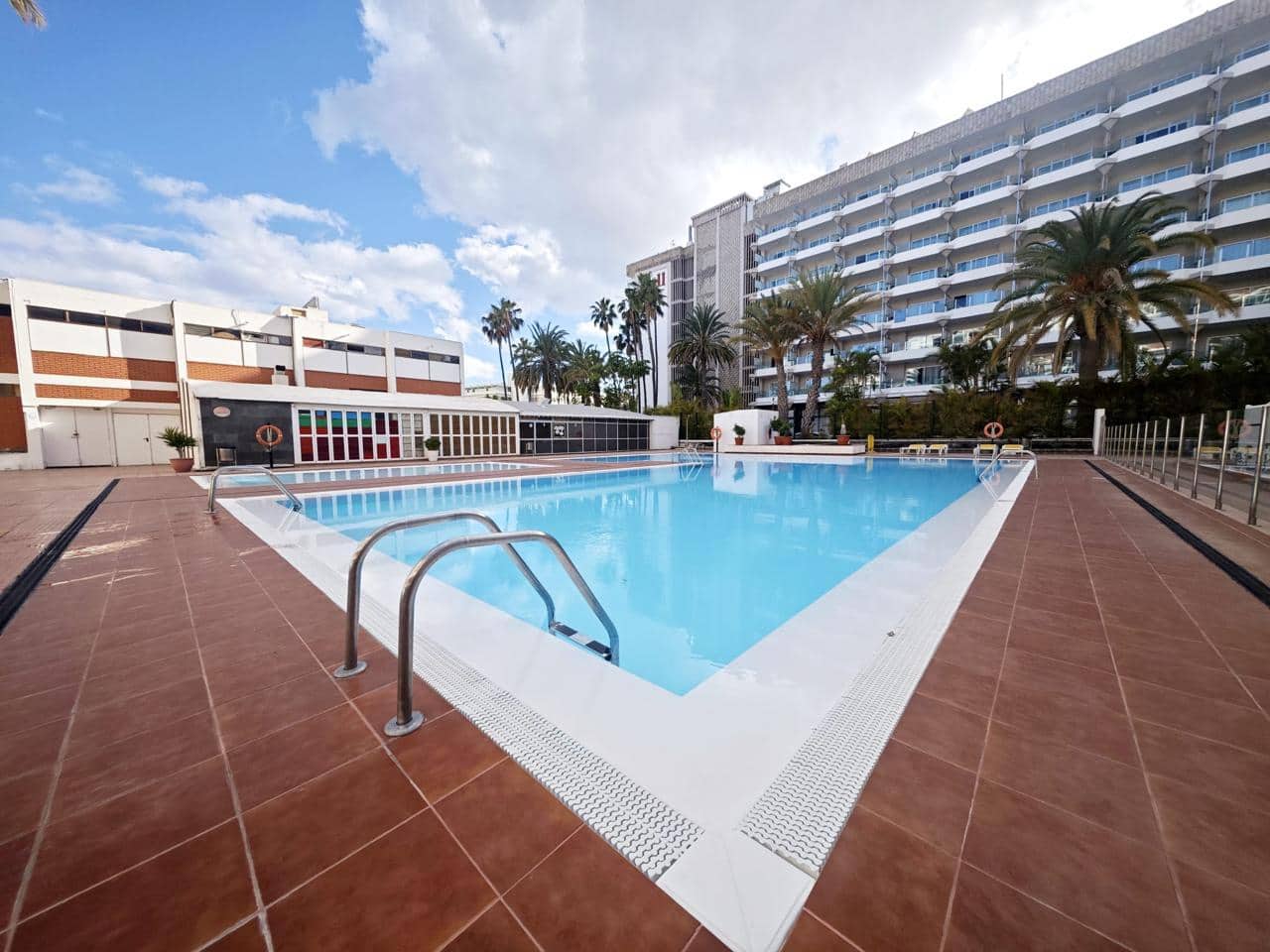 1 soveværelse Lejlighed til leje i Playa del Ingles med swimmingpool garage - € 1.350 (Ref: 9770109)