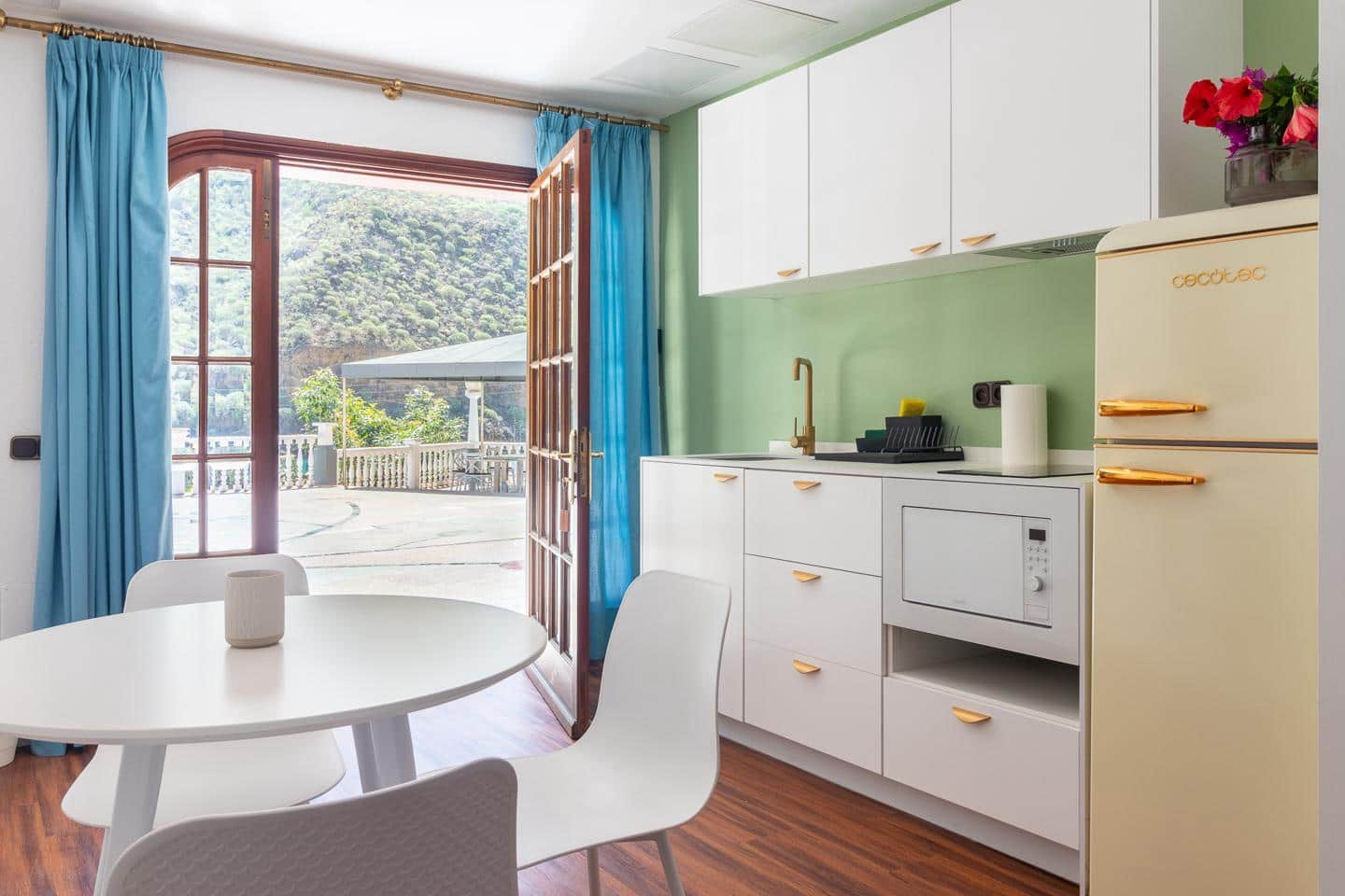 15 quarto Moradia para venda em Mogan com piscina garagem - 2 800 000 € (Ref: 9801016)