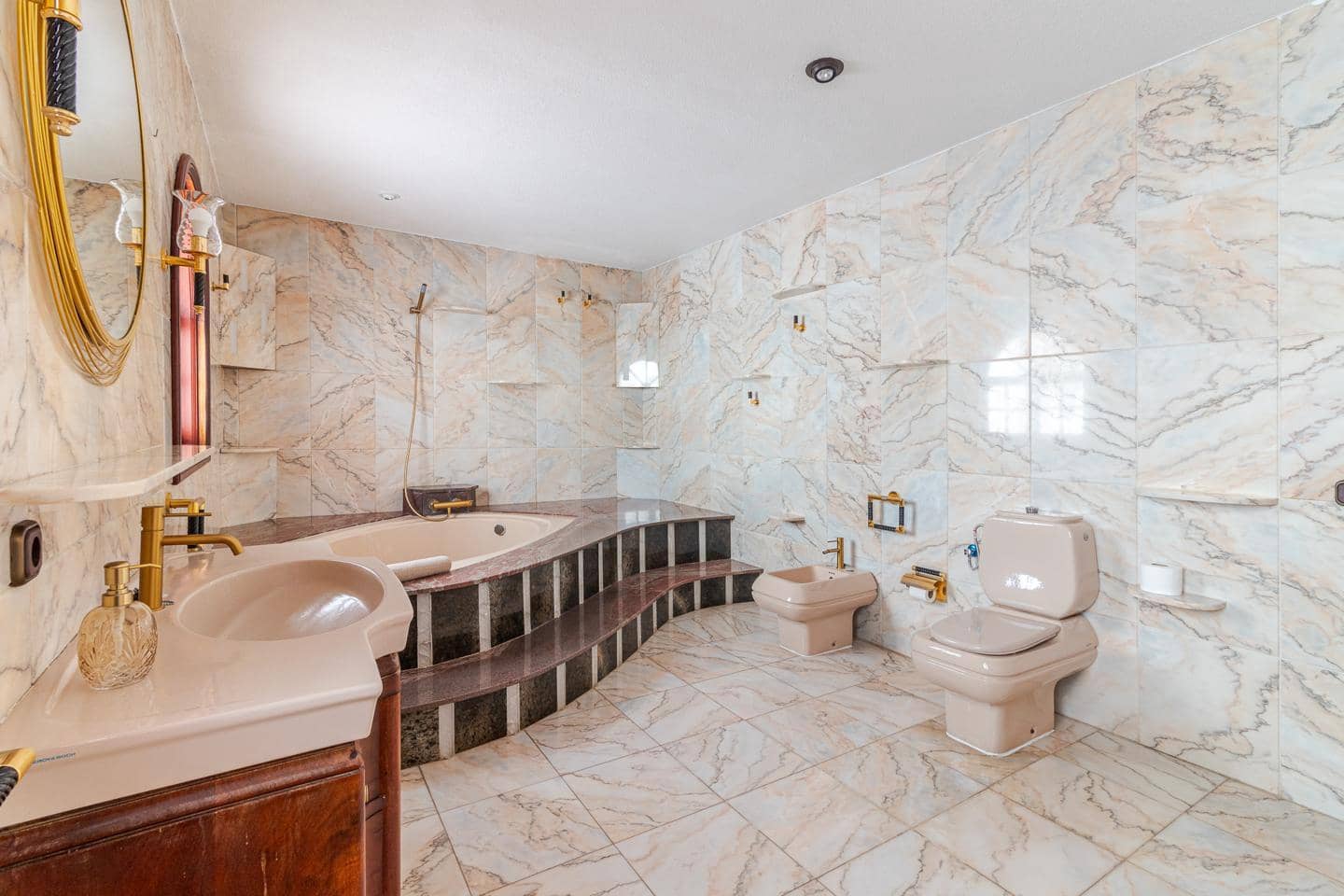 15 quarto Moradia para venda em Mogan com piscina garagem - 2 800 000 € (Ref: 9801016)