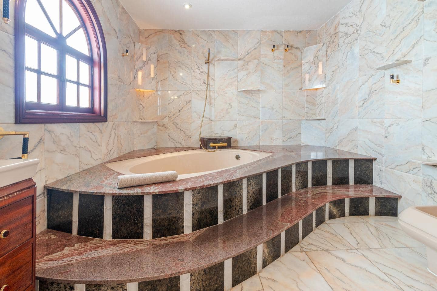 15 quarto Moradia para venda em Mogan com piscina garagem - 2 800 000 € (Ref: 9801016)