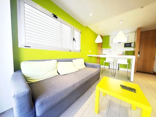 1 slaapkamer Flat te huur in Playa del Inglés, San Bartolomé de Tirajana met zwembad - € 1.400 (Ref: 9807129)