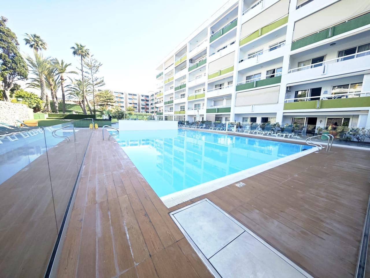 1 slaapkamer Flat te huur in Playa del Ingles met zwembad - € 1.400 (Ref: 9807129)