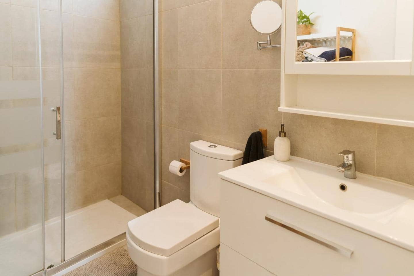 2 soverom Leilighet til leie i Las Palmas de Gran Canaria - € 2 350 (Ref: 9814077)