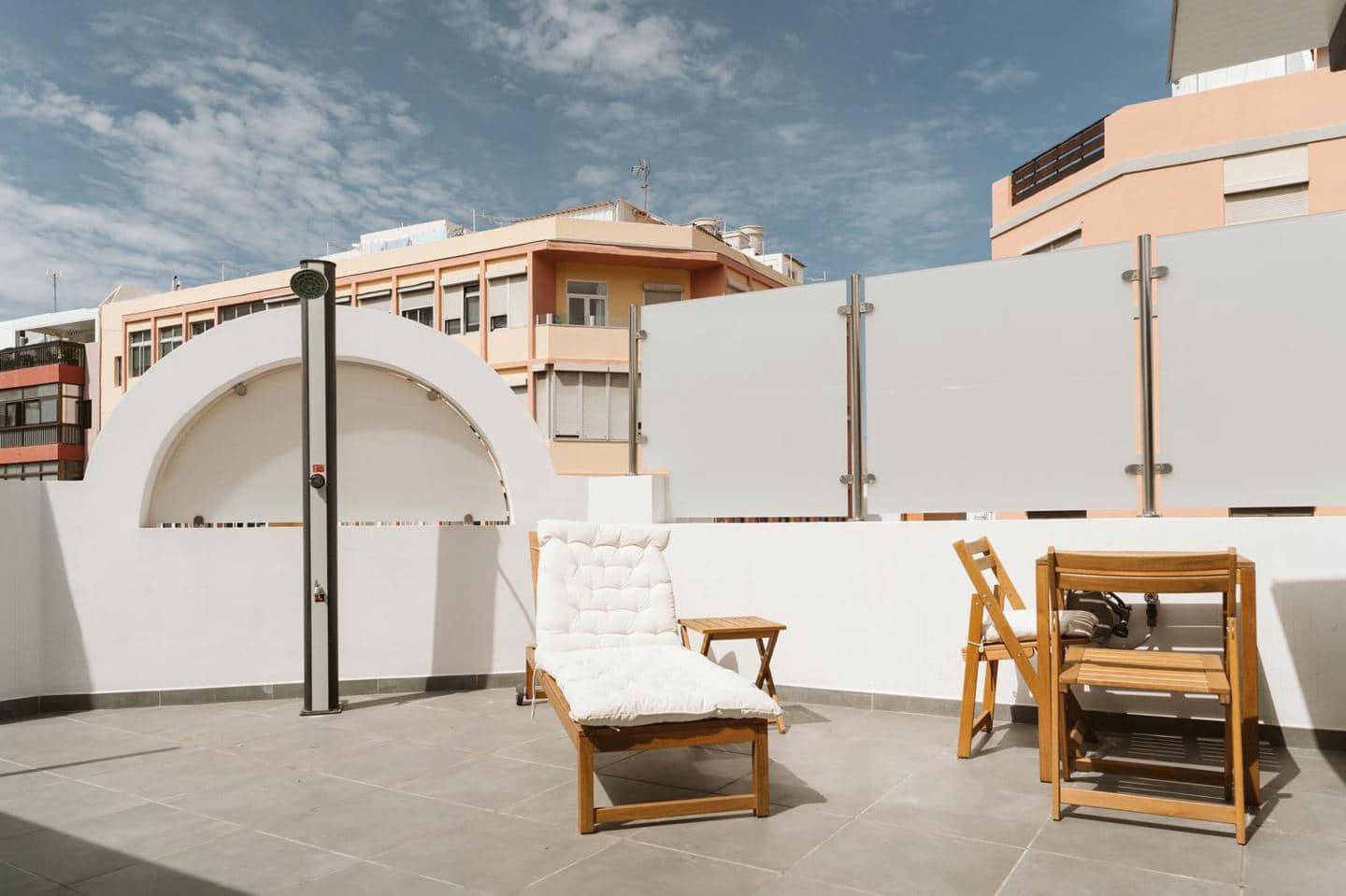 2 soverom Leilighet til leie i Las Palmas de Gran Canaria - € 2 350 (Ref: 9814077)