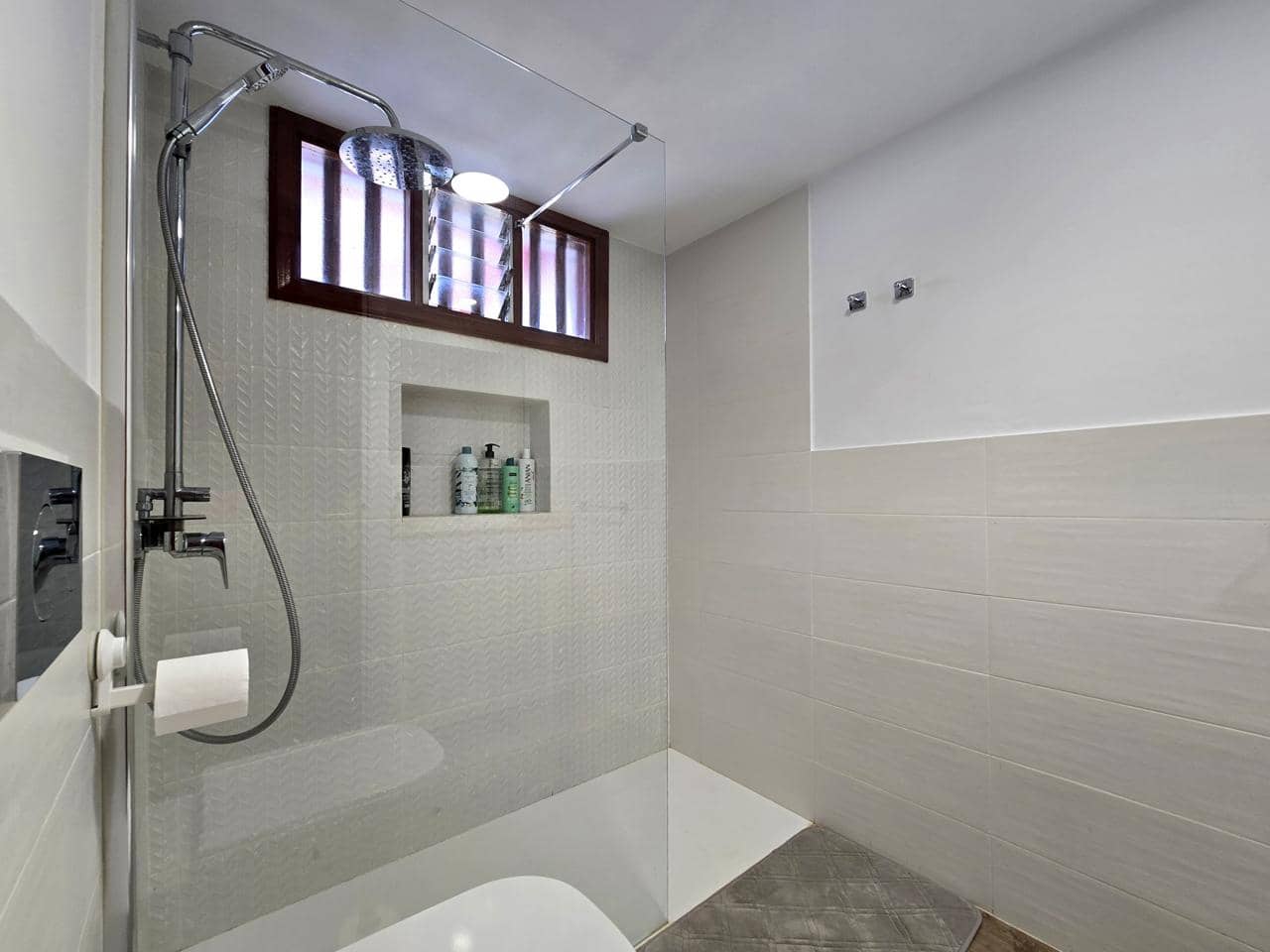 2 sovrum Bungalow att hyra i Maspalomas med pool - 1 400 € (Ref: 9824021)