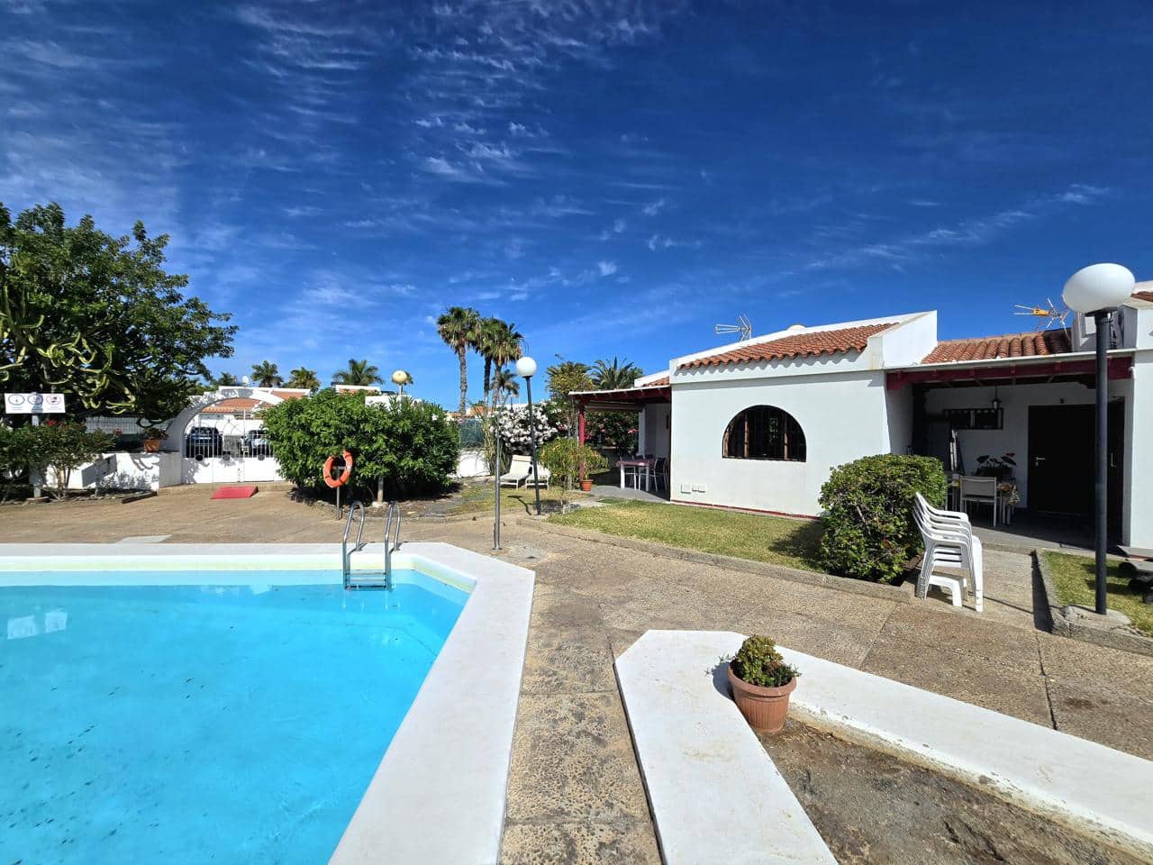 2 sovrum Bungalow att hyra i Maspalomas med pool - 1 400 € (Ref: 9824021)