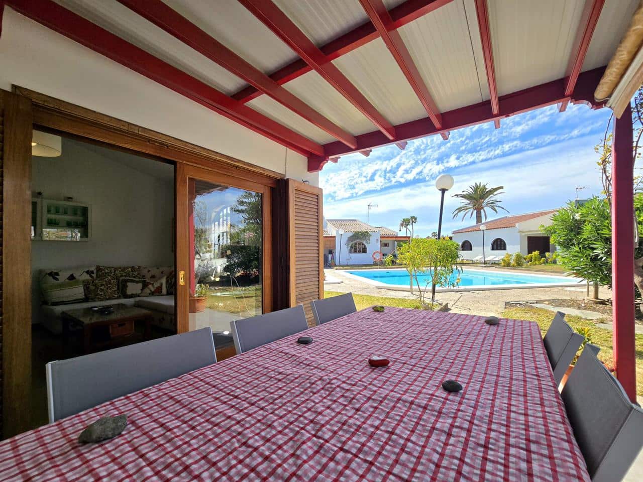2 sovrum Bungalow att hyra i Maspalomas med pool - 1 400 € (Ref: 9824021)