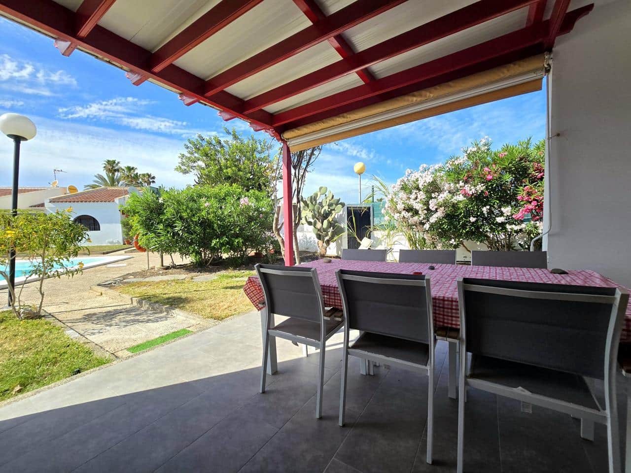 2 sovrum Bungalow att hyra i Maspalomas med pool - 1 400 € (Ref: 9824021)