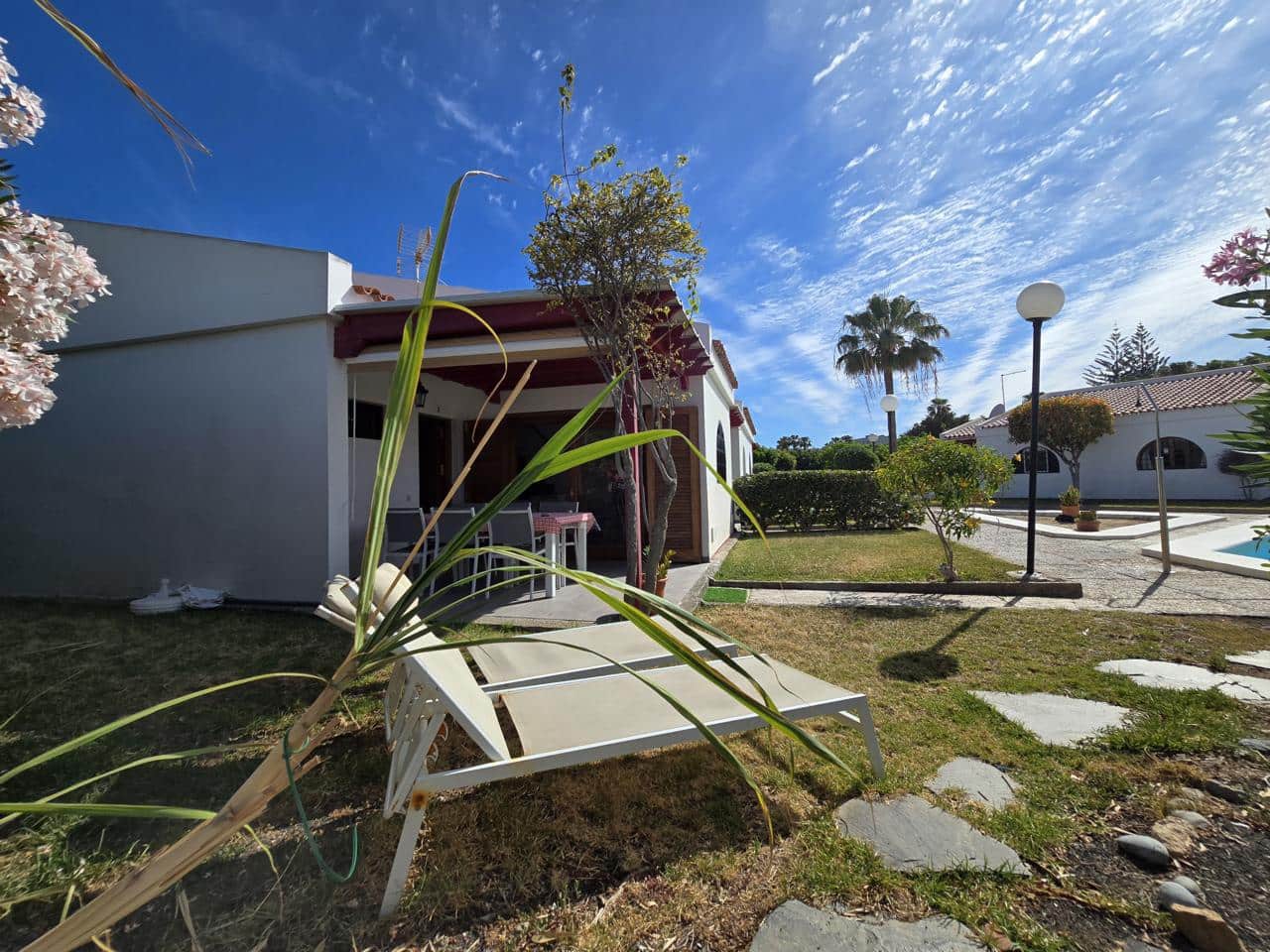 2 sovrum Bungalow att hyra i Maspalomas med pool - 1 400 € (Ref: 9824021)