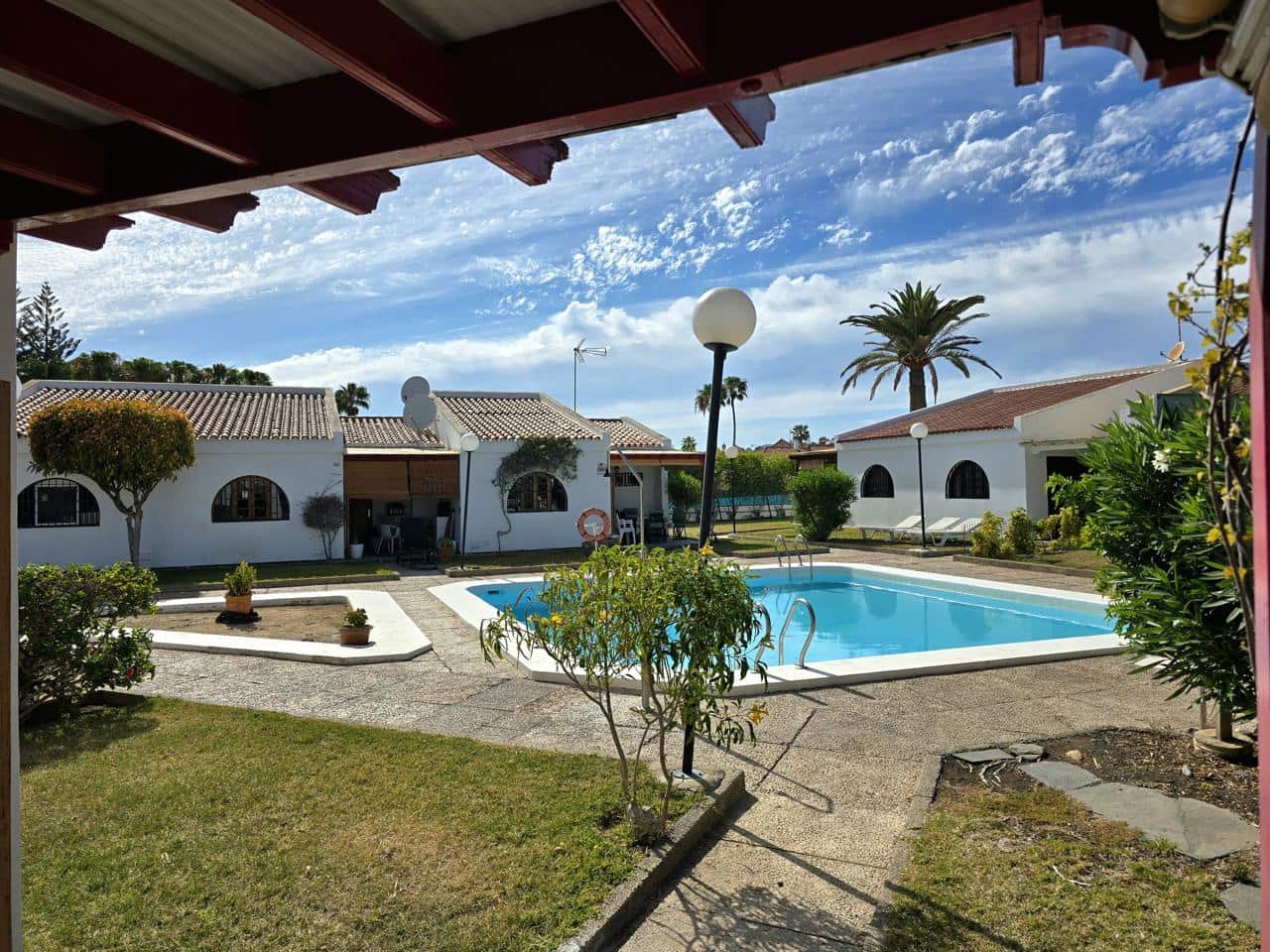 2 sovrum Bungalow att hyra i Maspalomas med pool - 1 400 € (Ref: 9824021)
