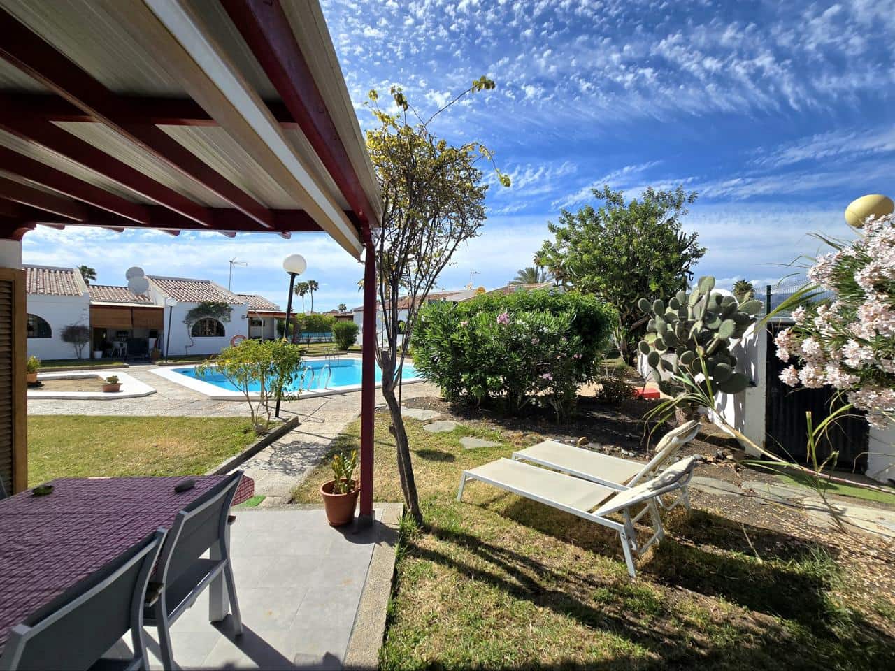 2 sovrum Bungalow att hyra i Maspalomas med pool - 1 400 € (Ref: 9824021)
