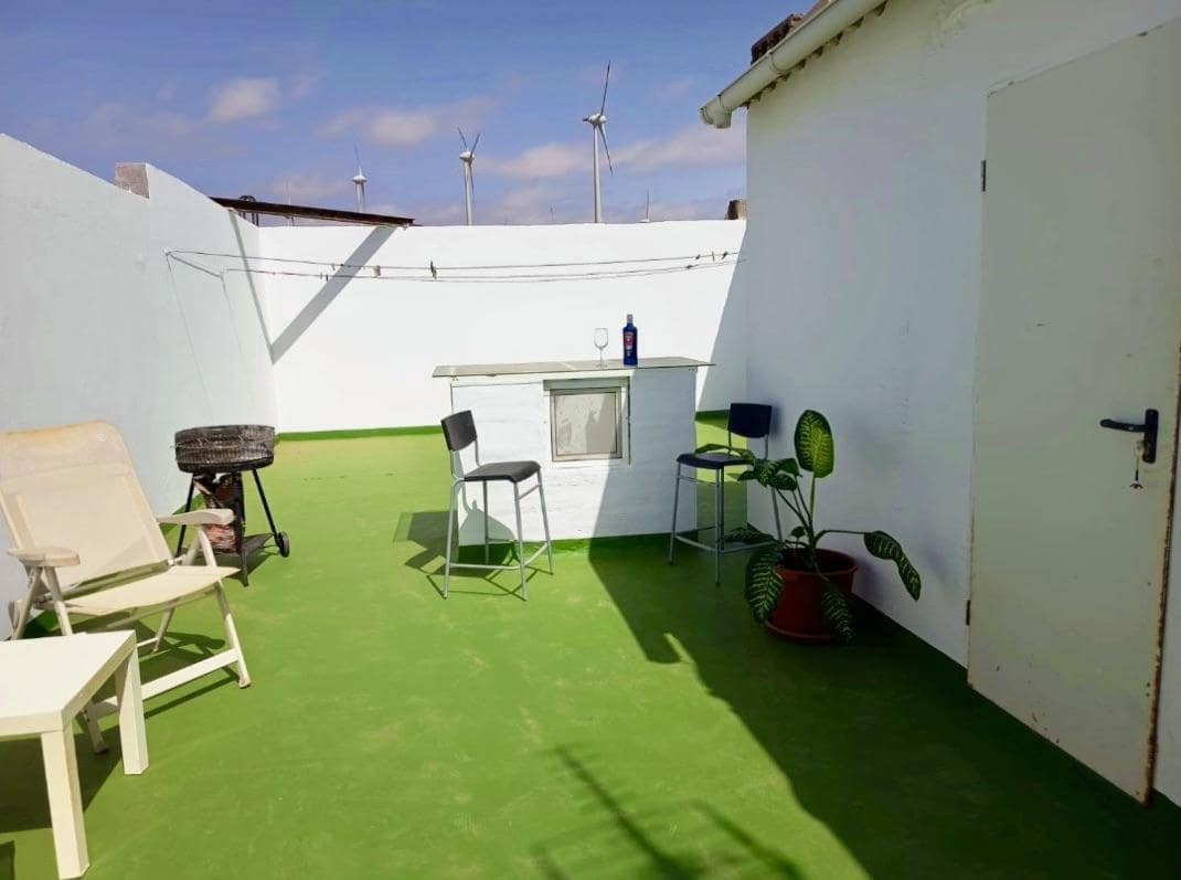 Chalet de 2 habitaciones en Juan Grande en alquiler - 1.270 € (Ref: 9824023)