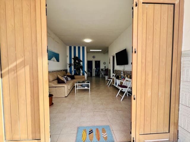 Chalet de 2 habitaciones en Juan Grande, San Bartolomé de Tirajana en alquiler - 1.270 € (Ref: 9824023)