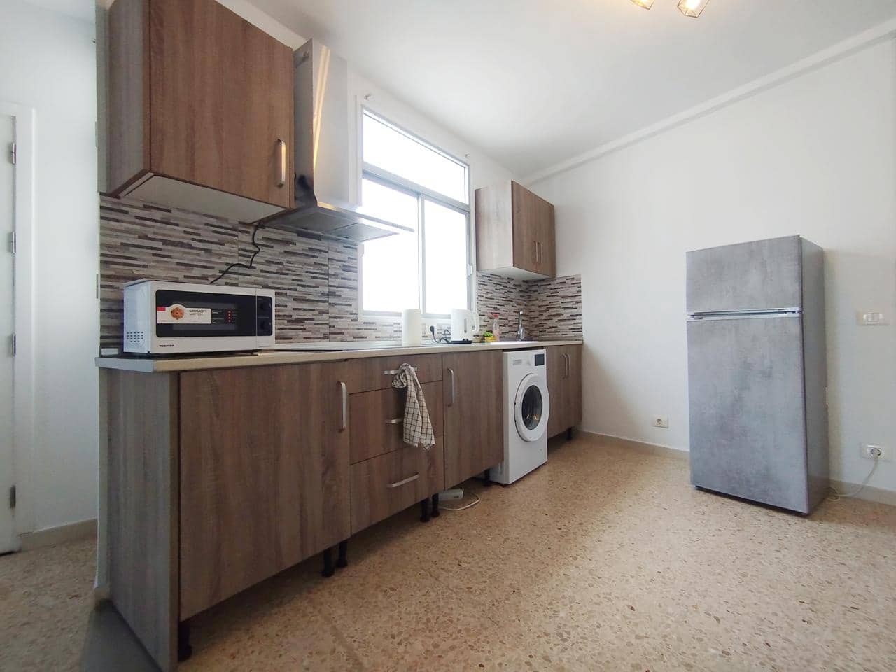 Piso de 1 habitación en Vecindario en alquiler - 950 € (Ref: 9830423)