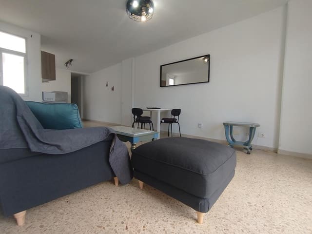 Piso de 1 habitación en Vecindario, Santa Lucía de Tirajana en alquiler - 950 € (Ref: 9830423)