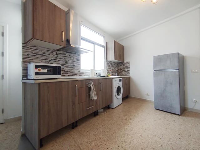 Piso de 1 habitación en Vecindario, Santa Lucía de Tirajana en alquiler - 950 € (Ref: 9830423)