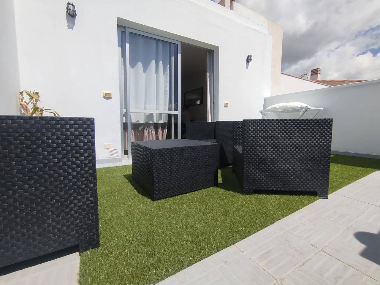 Piso de 1 habitación en Vecindario en alquiler - 950 € (Ref: 9830423)