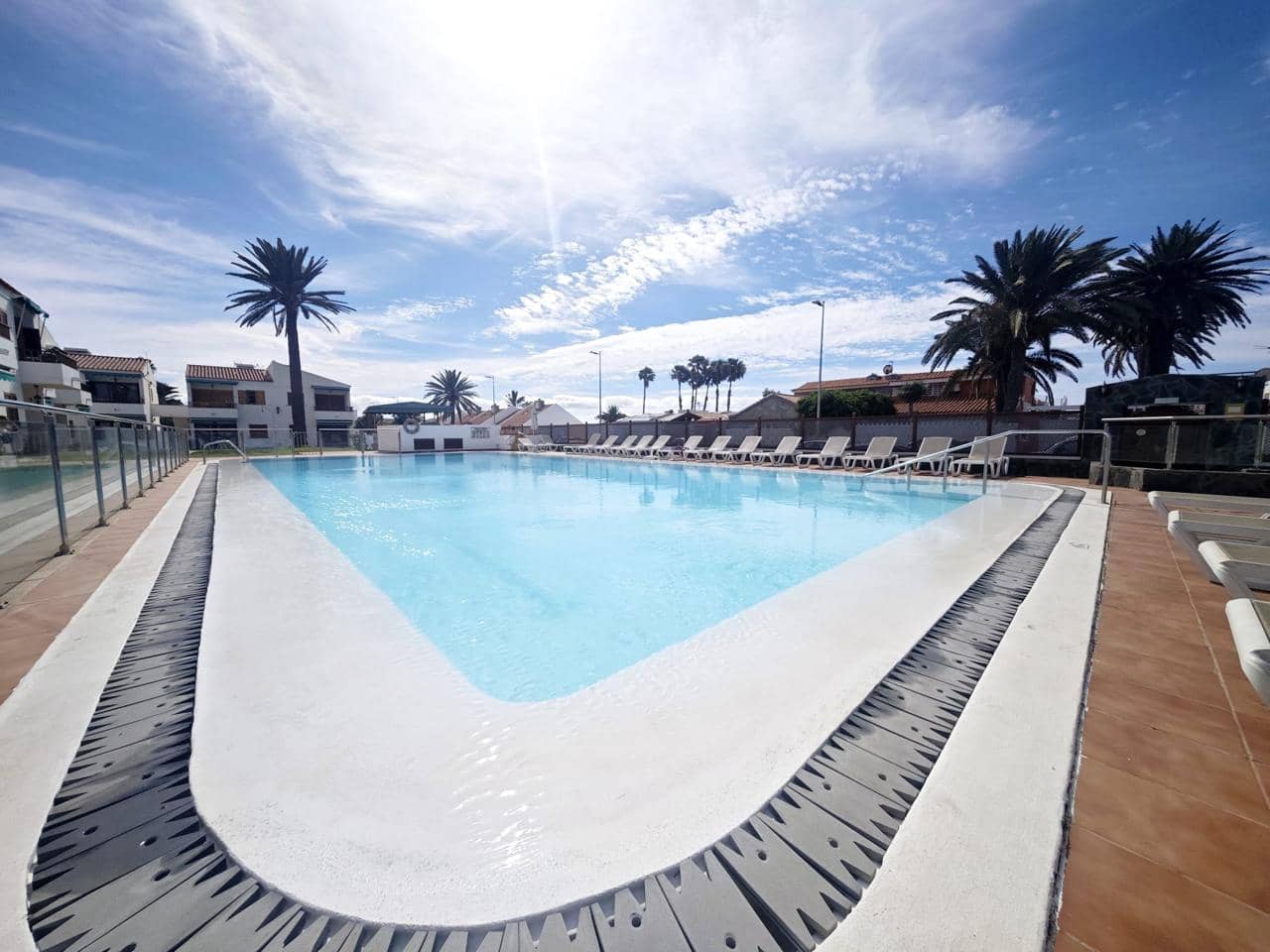 2 soveværelse Lejlighed til leje i San Agustin med swimmingpool garage - € 2.000 (Ref: 9838532)