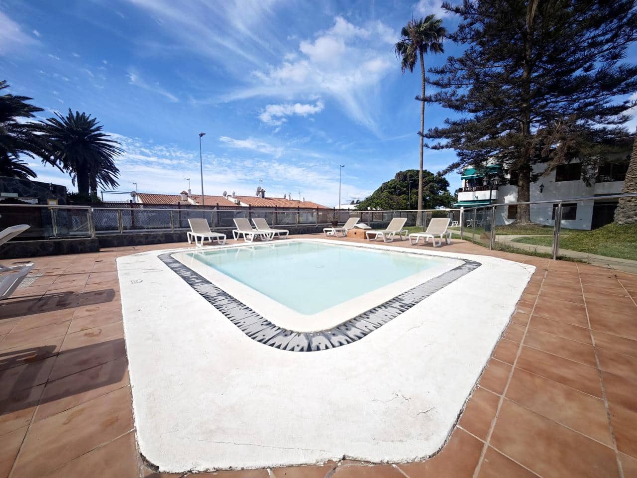 2 soveværelse Lejlighed til leje i San Agustin med swimmingpool garage - € 2.000 (Ref: 9838532)