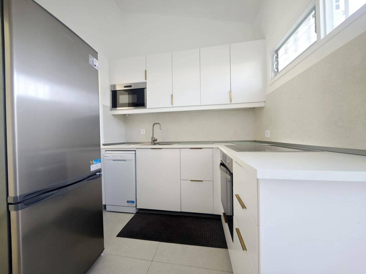 2 bedroom Flat for rent in San Agustin with pool garage - € 2,000 (Ref: 9838532)
