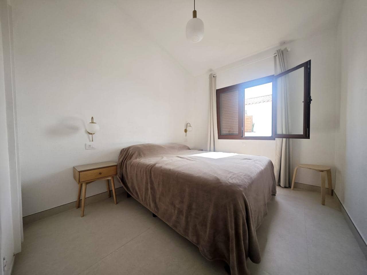 2 bedroom Flat for rent in San Agustin with pool garage - € 2,000 (Ref: 9838532)