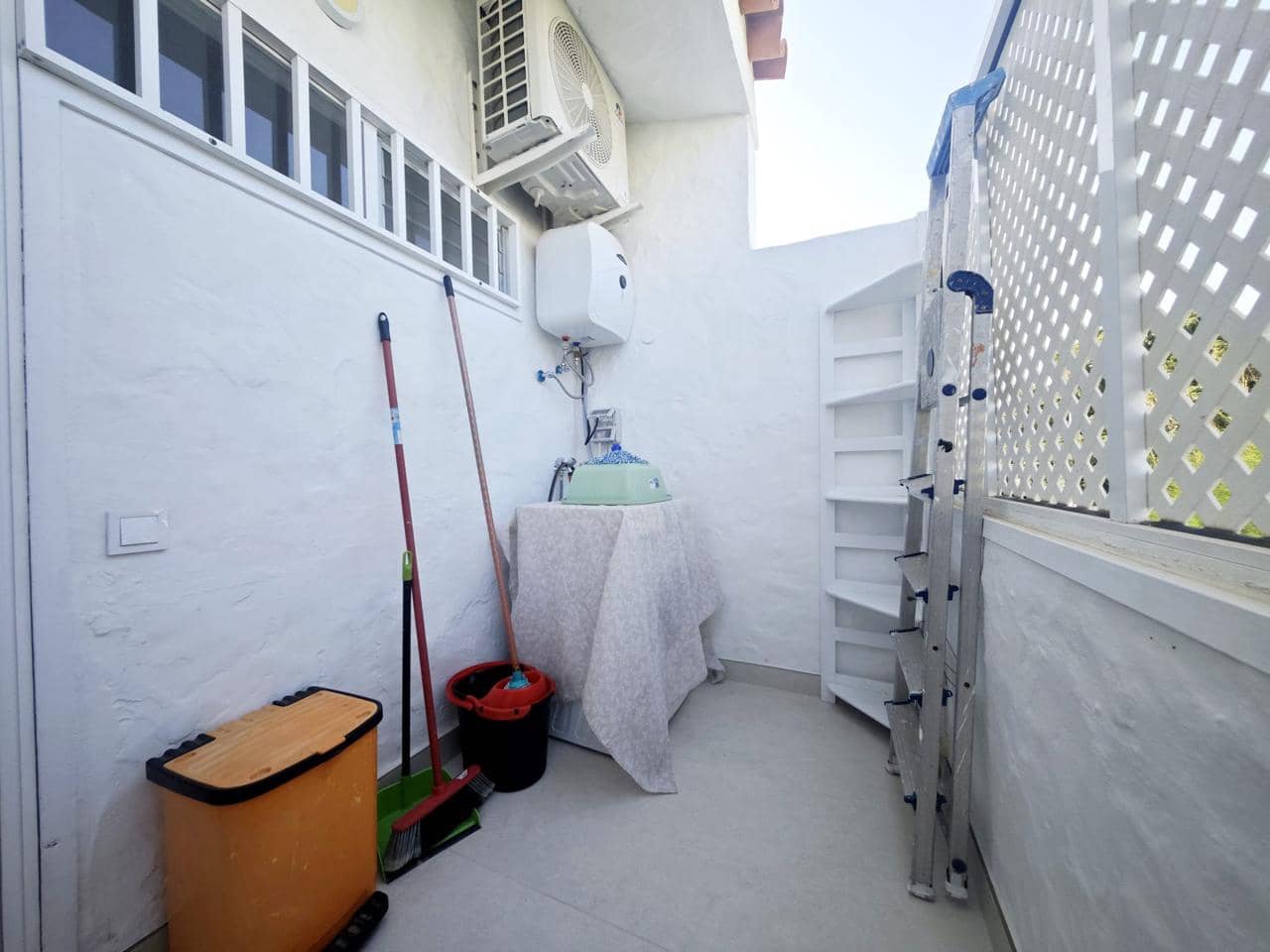2 bedroom Flat for rent in San Agustin with pool garage - € 2,000 (Ref: 9838532)