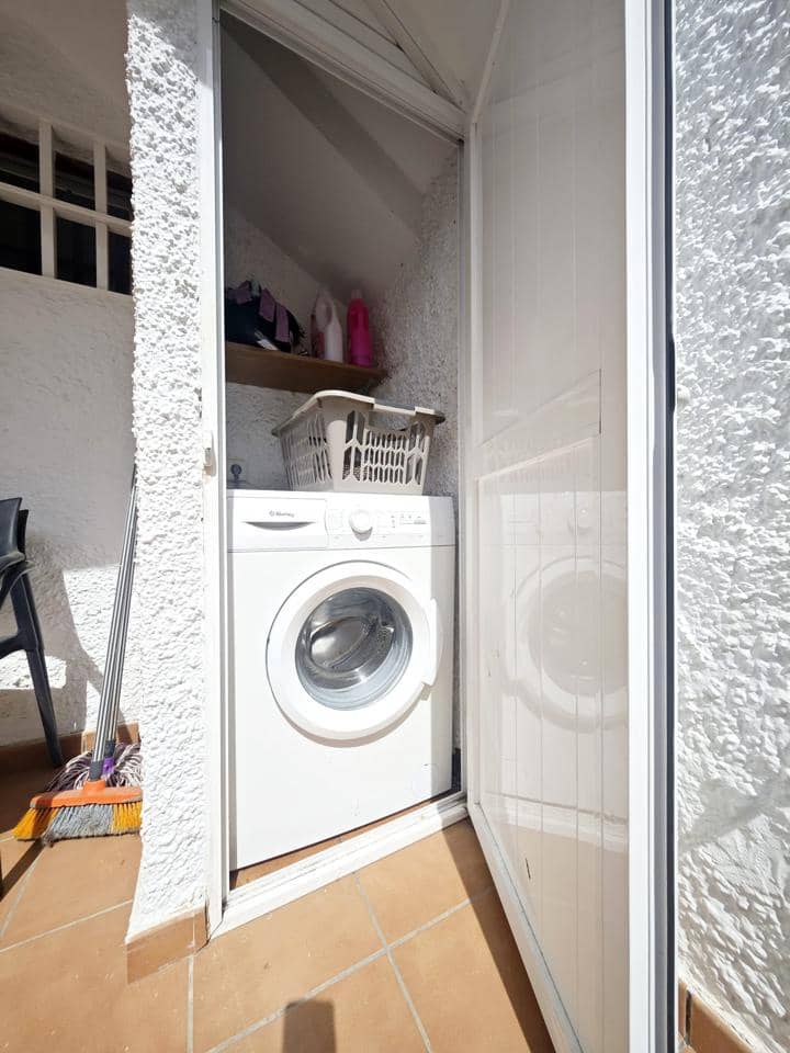 2 slaapkamer Flat te huur in San Agustin met zwembad - € 1.300 (Ref: 9858619)