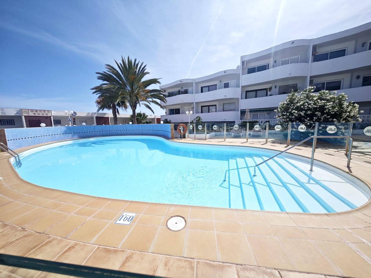 2 slaapkamer Flat te huur in San Agustin met zwembad - € 1.300 (Ref: 9858619)