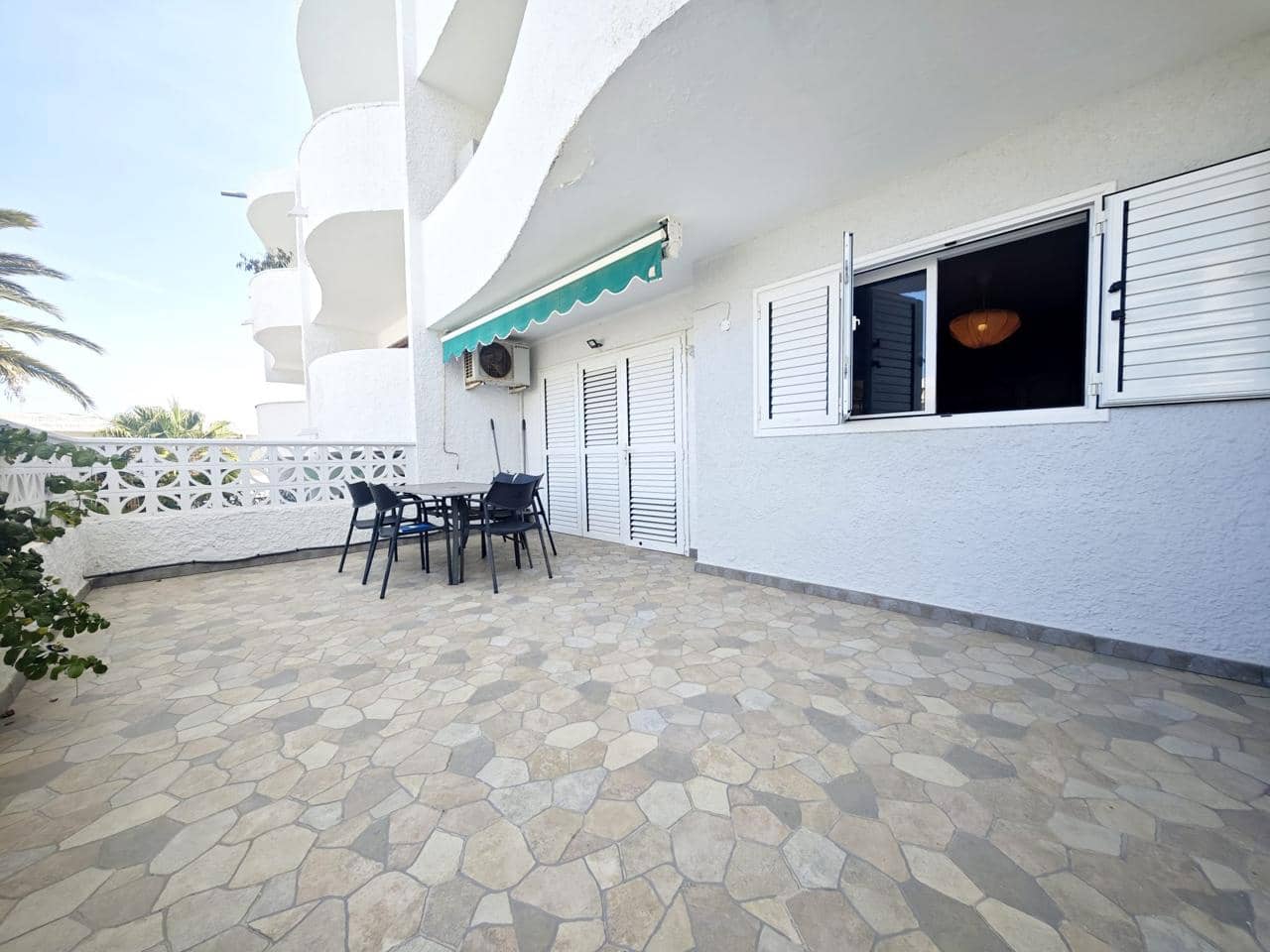 2 slaapkamer Flat te huur in San Agustin met zwembad - € 1.300 (Ref: 9858619)