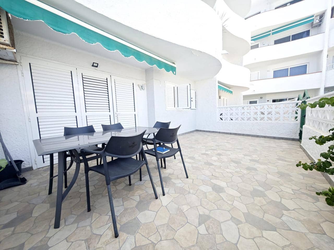 2 slaapkamer Flat te huur in San Agustin met zwembad - € 1.300 (Ref: 9858619)