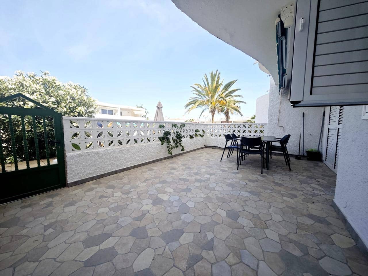 2 slaapkamer Flat te huur in San Agustin met zwembad - € 1.300 (Ref: 9858619)
