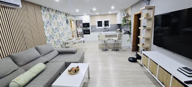 2 bedroom Villa for rent in Telde with pool garage - € 2,350 (Ref: 9866250)