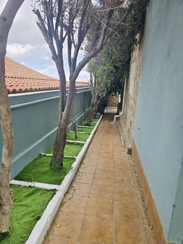 2 bedroom Villa for rent in Telde with pool garage - € 2,350 (Ref: 9866250)