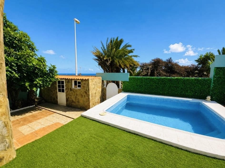 2 bedroom Villa for rent in Telde with pool garage - € 2,350 (Ref: 9866250)