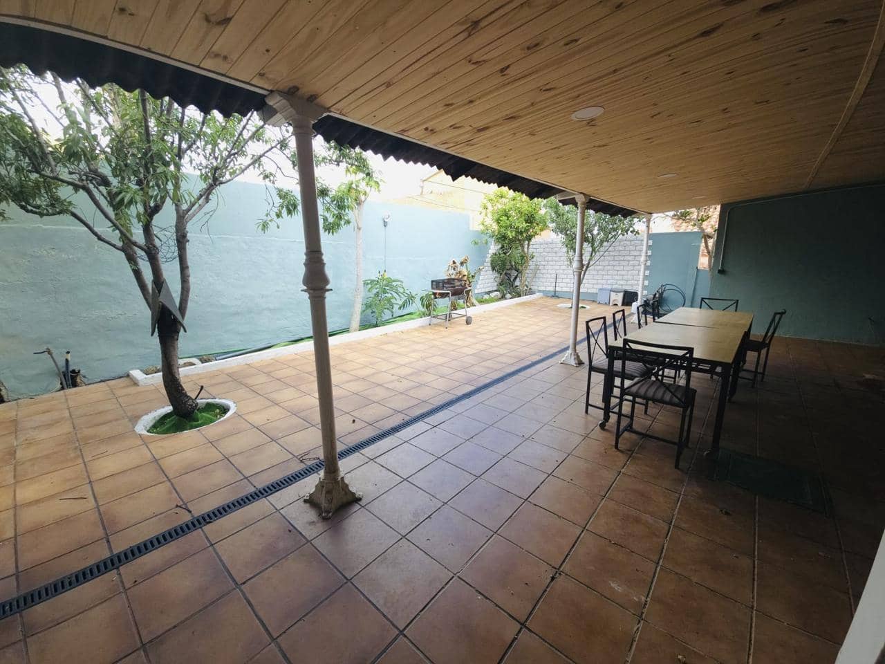 2 bedroom Villa for rent in Telde with pool garage - € 2,350 (Ref: 9866250)