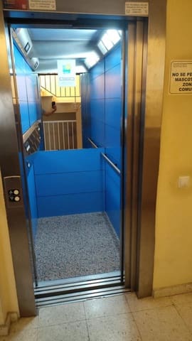 Piso de 1 habitación en Arinaga, Agüimes en venta con garaje - 210.000 € (Ref: 9867966)
